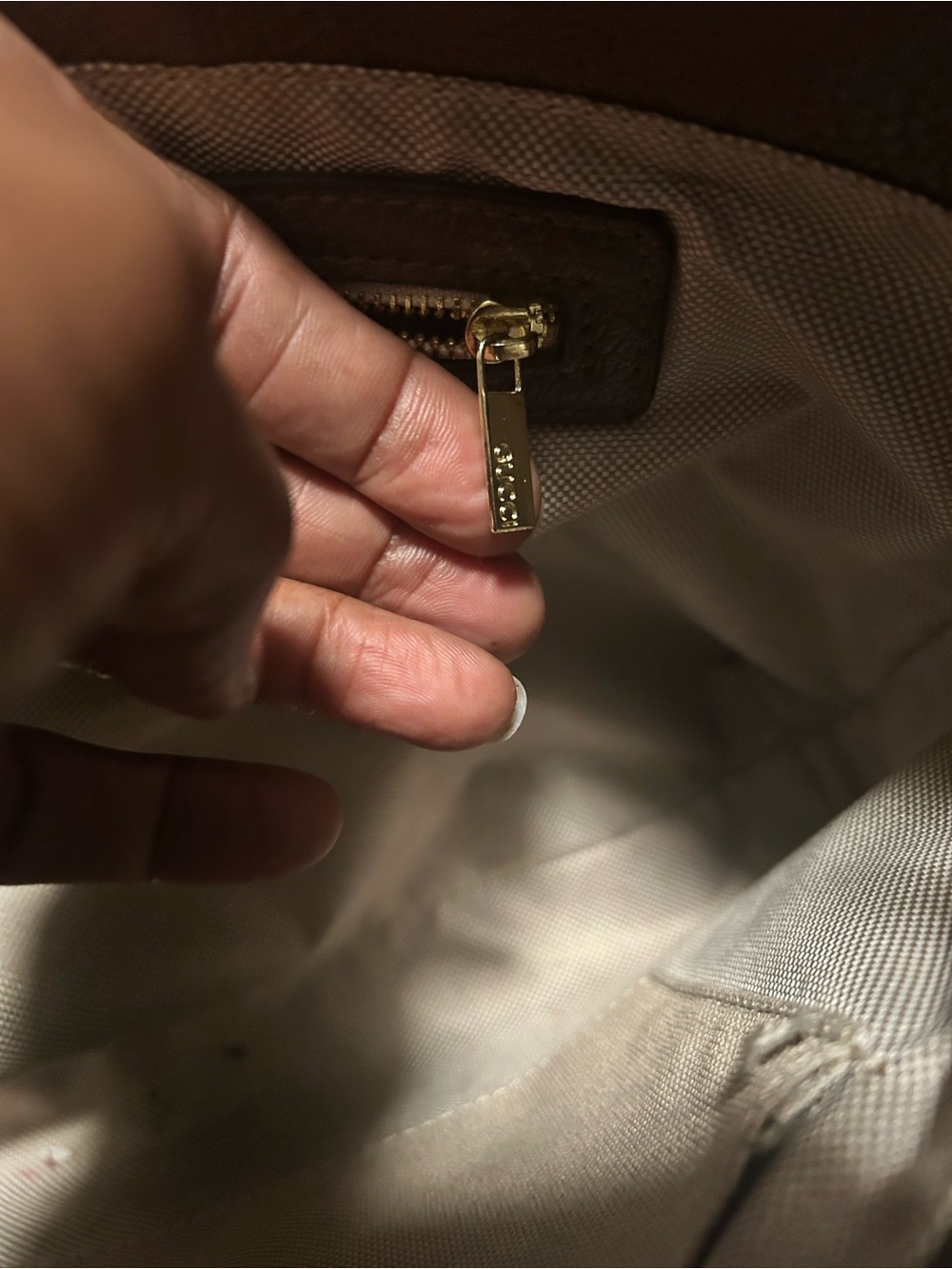 Handbag - Picture 7 of 8